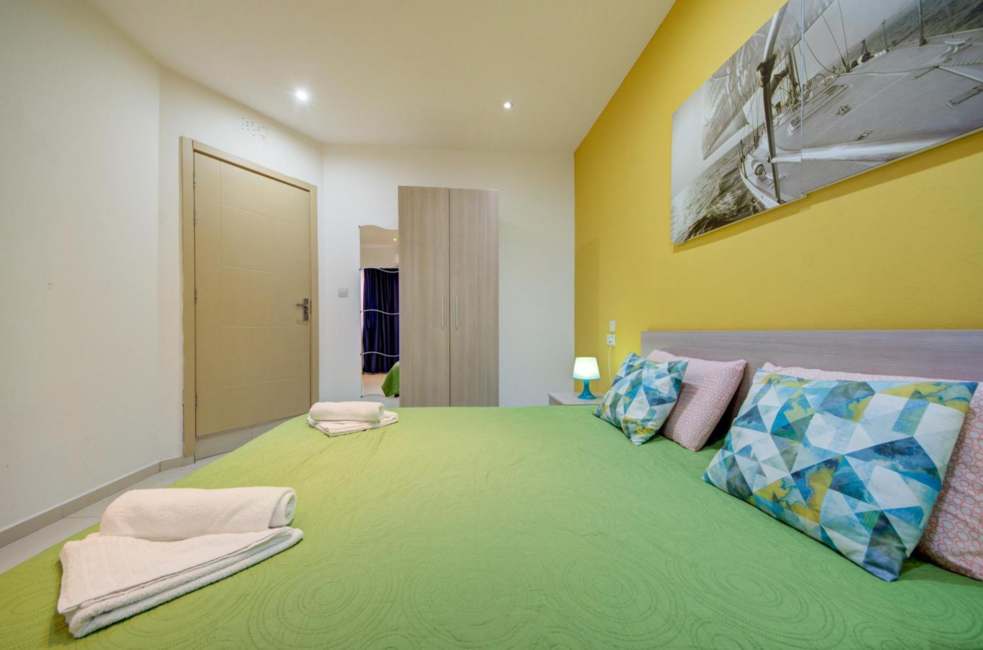 Sapphire Residences - Apartments & Penthouse In Central Sliema By Shortletsmalta Bagian luar foto